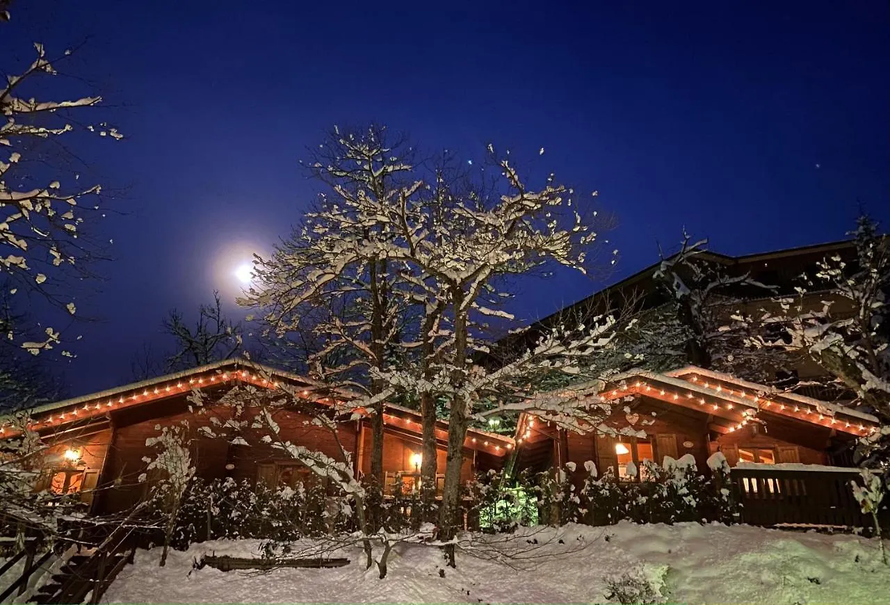 Glamping Villaggio Parco Dei Castagni 4 Stelle Montecreto 4*,