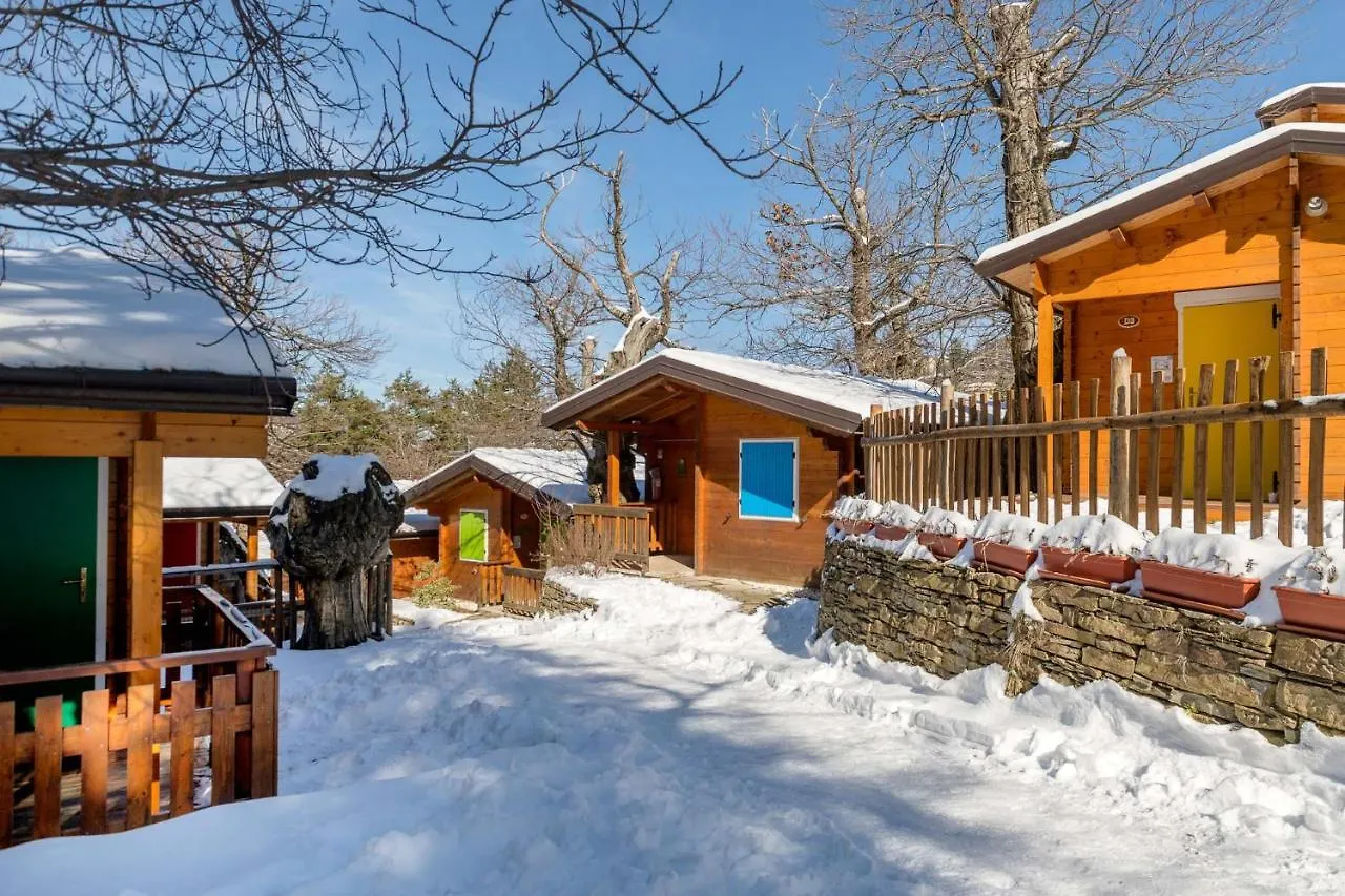 Glamping Villaggio Parco Dei Castagni 4 Stelle Montecreto Campingplatz