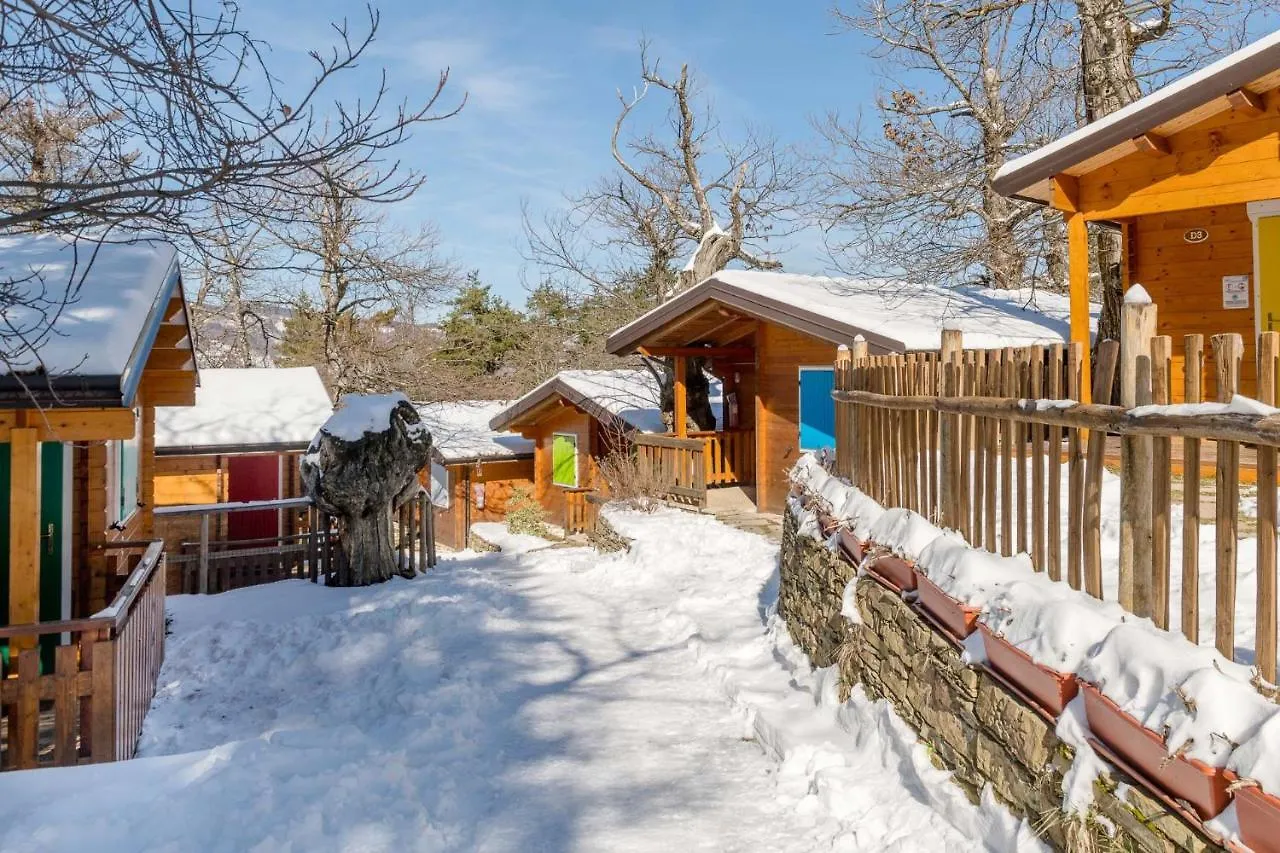 Glamping Villaggio Parco Dei Castagni 4 Stelle Montecreto 4*,