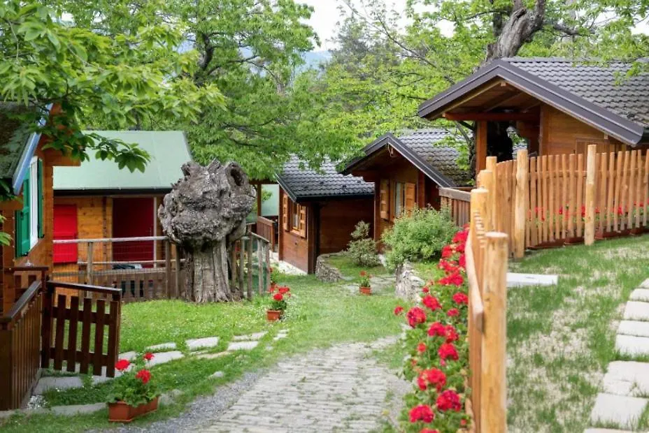 Glamping Villaggio Parco Dei Castagni 4 Stelle Montecreto Italien
