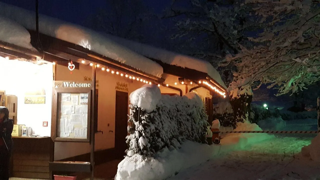 Glamping Villaggio Parco Dei Castagni 4 Stelle Montecreto 4*,