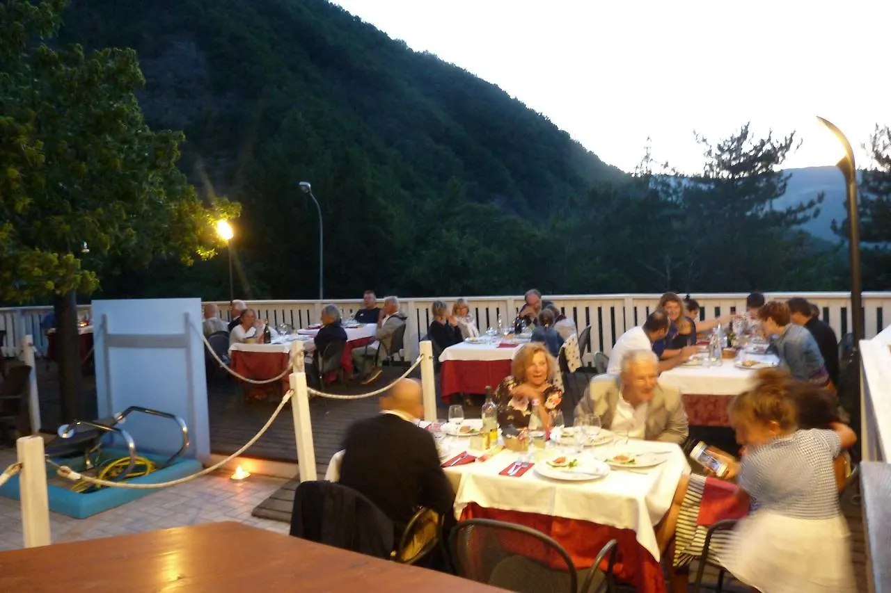 Glamping Villaggio Parco Dei Castagni 4 Stelle Montecreto Campingplatz