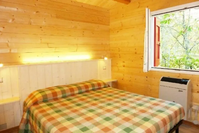 Glamping Villaggio Parco Dei Castagni 4 Stelle Montecreto 4*,